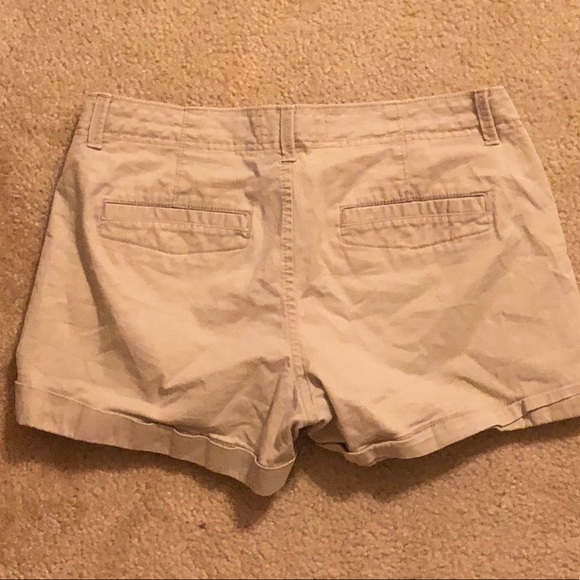 Old Navy Khaki Shorts - Picture 2 of 3
